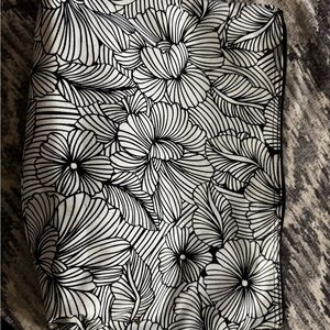 Thirty-One Monochrome Floral Tote